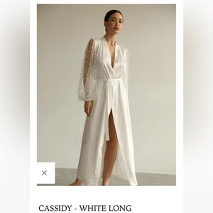 Cassidy long pearl robe